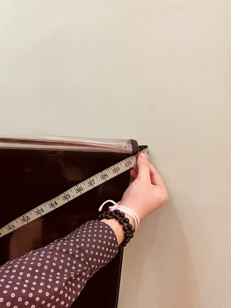 Image of Diagonally Measuring Sony's 40 inch TV